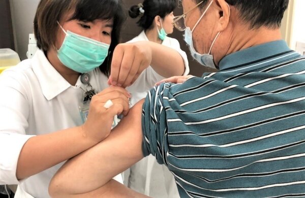 第三階段公費流感疫苗今天開打。聯合報系資料照片