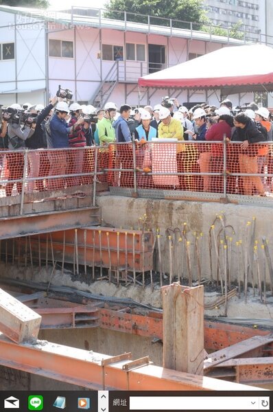 台北市長柯文哲1月3日上午視察成功市場改建工程。照片台北市政府提供