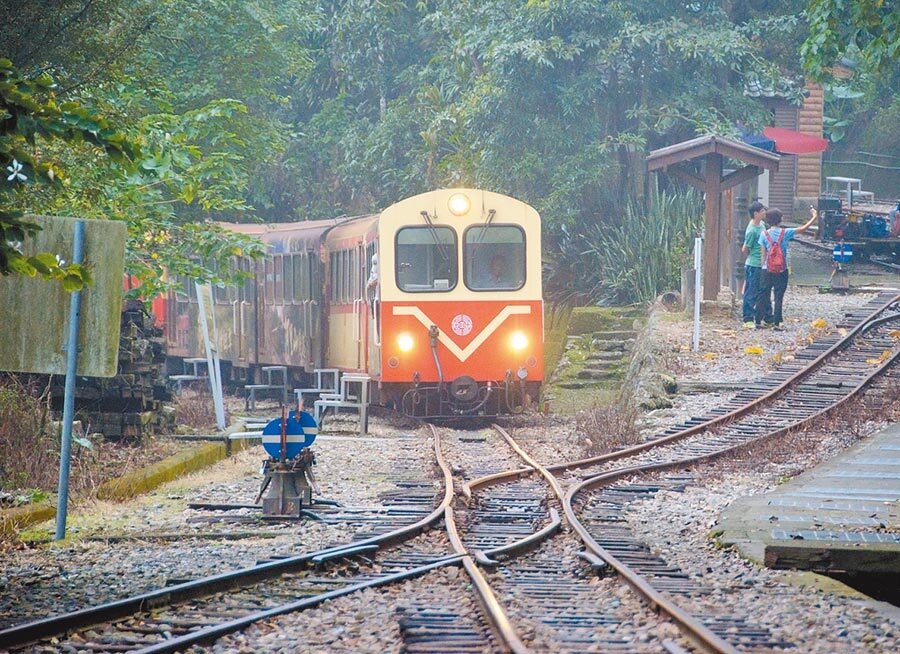 阿里山林鐵樟腦寮站的折返式路線別具特色。圖/林鐵及文資處提供