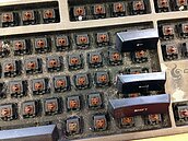 比馬桶髒2萬倍　拆開鍵盤發現裡面竟「長毛」