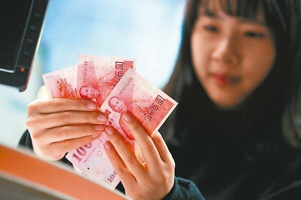 公教、醫師或是百大企業員工是銀行放款的目標族群,通常都有比較好的貸款利率。 本報資料照片