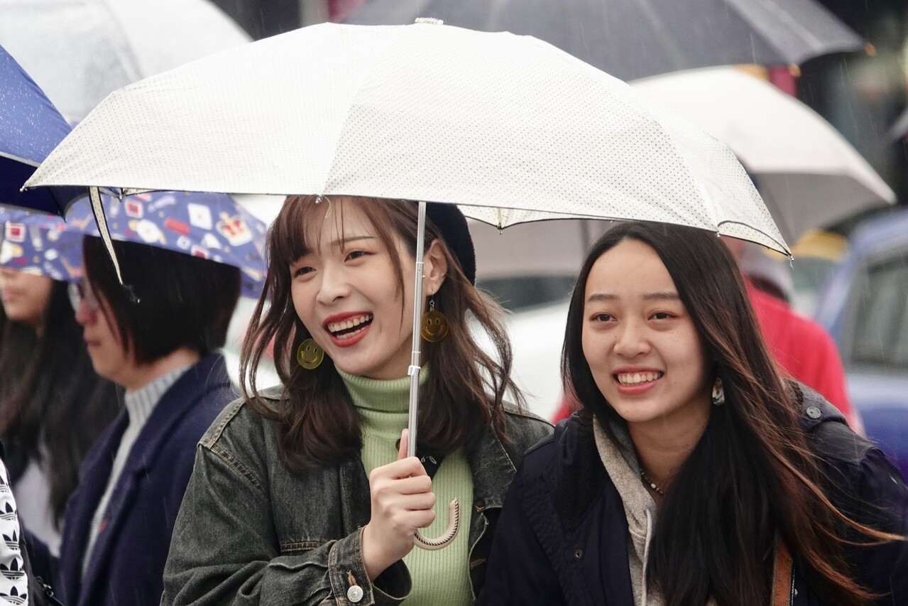 下一波東北季風伴隨的水氣充沛，北部及東半部地區有短暫雨，中南部山區也可能有局部短暫雨，其他地區雲量偏多。圖／聯合報系資料照