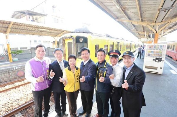 交通部長林佳龍8日宣布，將興建台鐵田中支線，整合日月潭周邊的觀光景點，打造台灣第一條觀光鐵道。圖／台鐵局提供