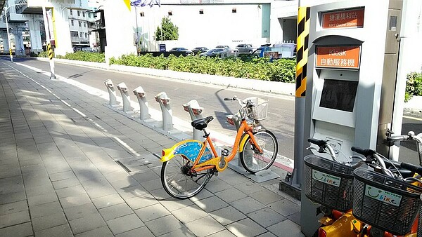 捷運環狀線橋和站增設YouBike租賃站。圖／新北市交通局提供