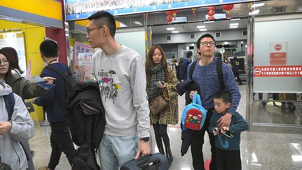 台鐵春節期間23日到29日每天會開出復興號列車,台北往返宜蘭或宜蘭往返花蓮,都只要100元,台北往返花蓮200元,已開放預售。 圖/聯合報系資料照
