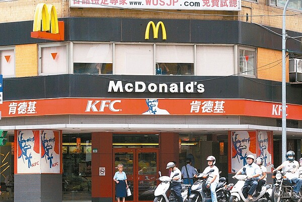 繼肯德基開調整價格後,麥當勞、漢堡王等速食業者也確定在農曆春節前漲價。 圖/聯合報系資料照片