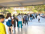 雇主若未依法給薪 最高罰100萬元投票日放假 上班應加給工資