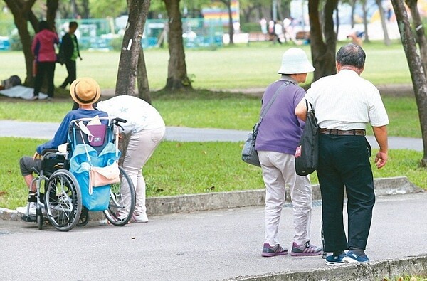 台灣人口急速老化。圖／聯合報資料照片