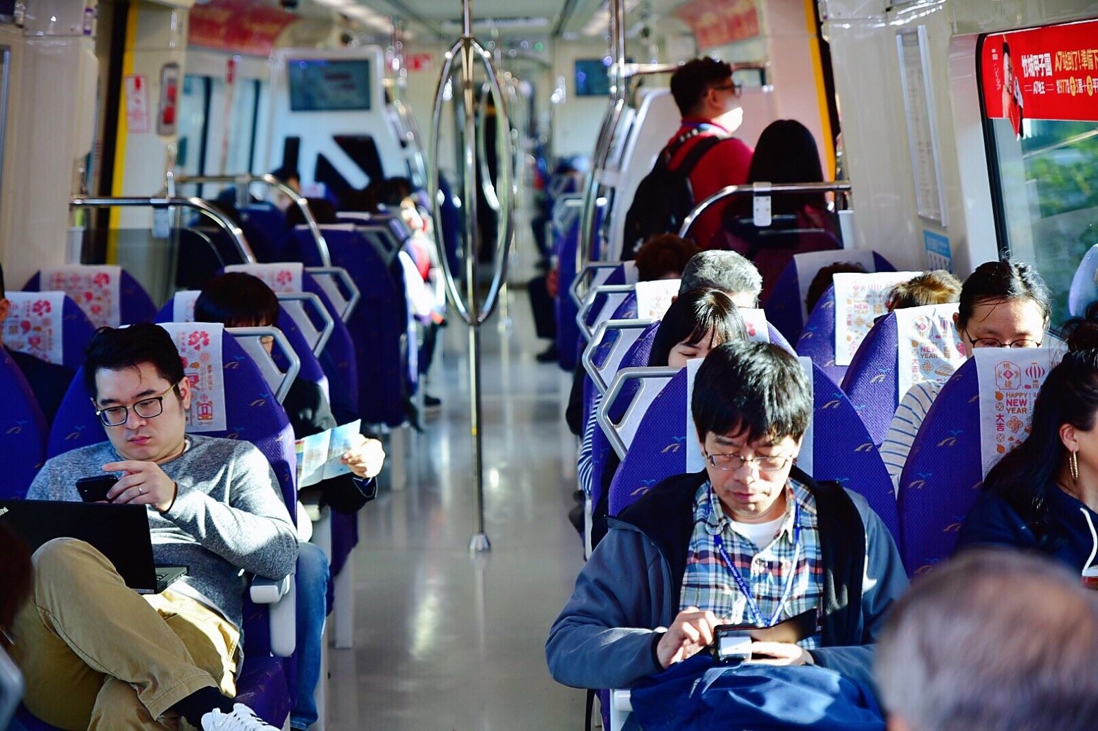 機場捷運春節加開班次,其中六天還特別延長營運時間至凌晨一點。圖/桃捷公司提供