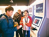 台灣碼頭首創…基隆港設自助報到機　20秒拿到房卡