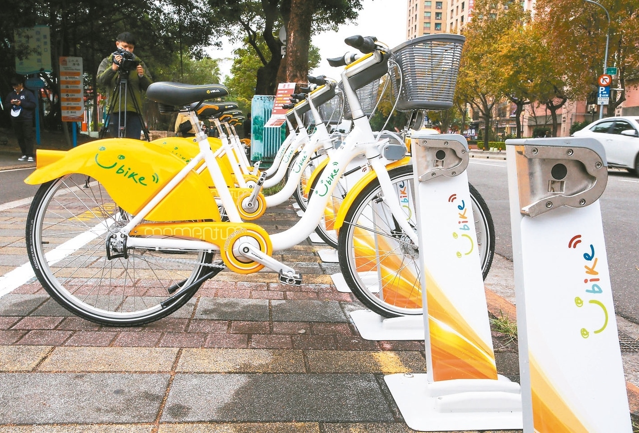 北市公共自行車YouBike 2.0試辦計畫今天早上10點在公館地區啟動，前30分鐘只要2元。記者翁浩然／攝影