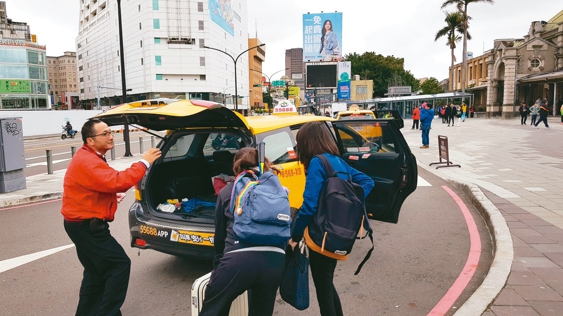 新竹市計程車1月22日至29日春節期間車資加收3成。 記者黃瑞典／攝影