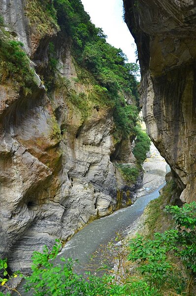 花蓮太魯閣國家公園壯麗的峽谷地形,一年吸引482萬國內外遊客入園。圖/聯合報系資料照