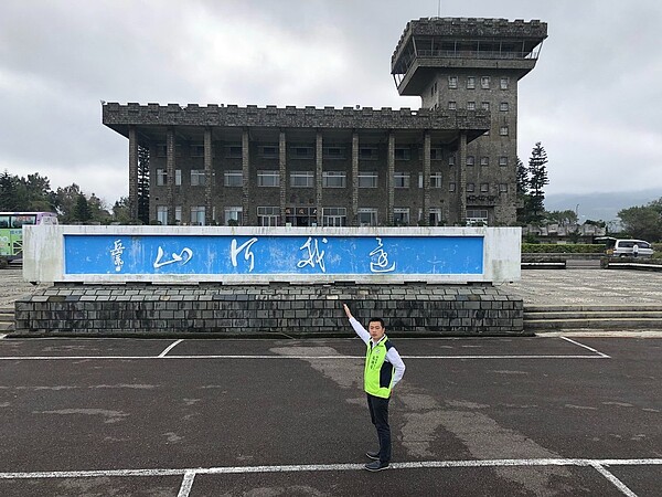 經議員張錦豪不斷協調爭取,近日有了好結果,解決爭議,雙方簽下合約再租給救國團4年,但4年後地上物則為新北市政府所有,營造出雙贏局面。圖/議員張錦豪提供