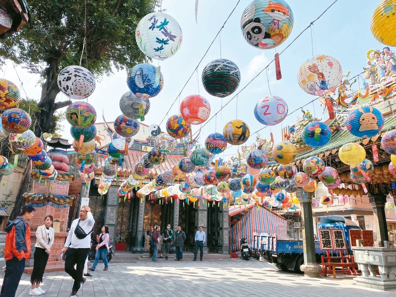 位在台南市中西區的普濟殿每年都會舉辦燈會，吸引國內外遊客朝聖。 記者鄭維真／攝影