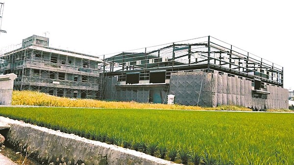 「工廠輔導管理法」修正後將在3月上路,南投縣去年清查農地違章工廠,後續將要求完成特登申請規定。 圖/南投縣政府提供