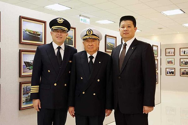 張國煒(K董)在臉書貼出與父親張榮發合照，並感性寫下給父親的字句。圖／擷自「k.w.chang」臉書