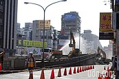 真的是閃電戰！北市重慶南路高架橋拆除進度超前