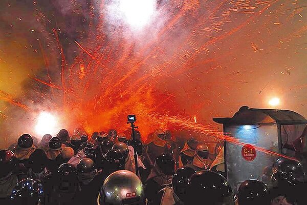 將於2月7日至8日展開的鹽水蜂炮,不受新型冠狀病毒疫情影響,照常舉行。圖/中時報系資料照