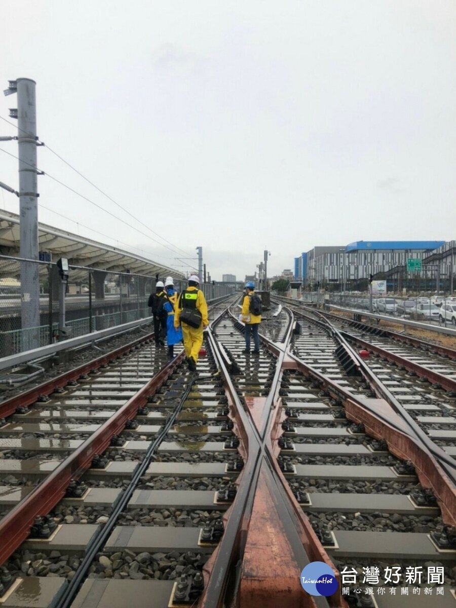 台中捷運綠線將在109年底通車營運,台中捷運公司3日接管進駐全線18個車站及路軌,展開各項設備操作、維修保養模擬等密集訓練,為通車營運全力衝刺。(台中捷運公司提供)