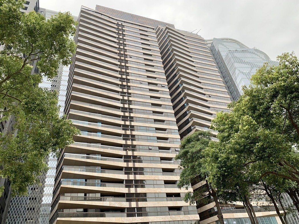 春節期間，中部豪宅市場包括大陸、寶輝、富邦等案場預約熱絡，「大陸宝格」、「大陸丽格」兩大豪宅案，更傳出有4戶總額約2.5億元的驚人成交量。記者宋健生／攝影