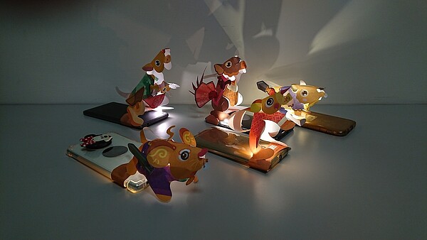 今年應景燈籠以七俠五義故事中的五鼠來發想設計。新北市政府提供