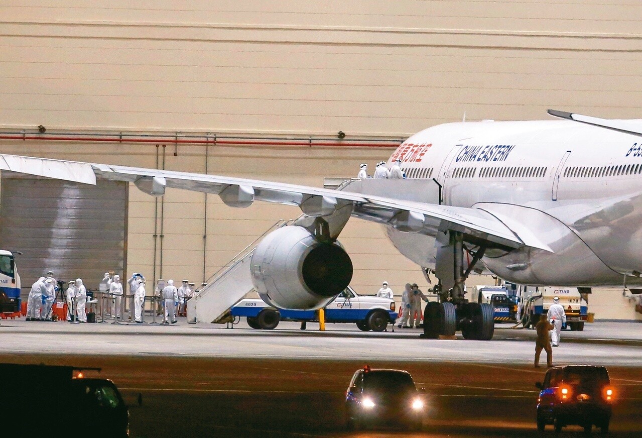 第一班武漢包機本月3日深夜抵達桃園機場。圖/聯合報系資料照片