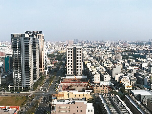 台南房市升溫,法拍市場加價競標情況熱絡。 記者游智文/攝影