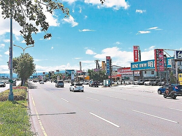 有30多年歷史的台北市承德汽車商圈專售中古車,約有近百家規模,是不少想買二手車民眾必去的商圈之一。 圖/聯合報系資料照片