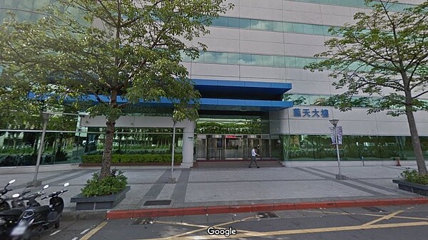 藍天與宏匯合組的團隊,可望遞補取得台北雙子星聯合開發案之投資開發權利,激勵藍天21日股價。圖/翻攝Google Maps