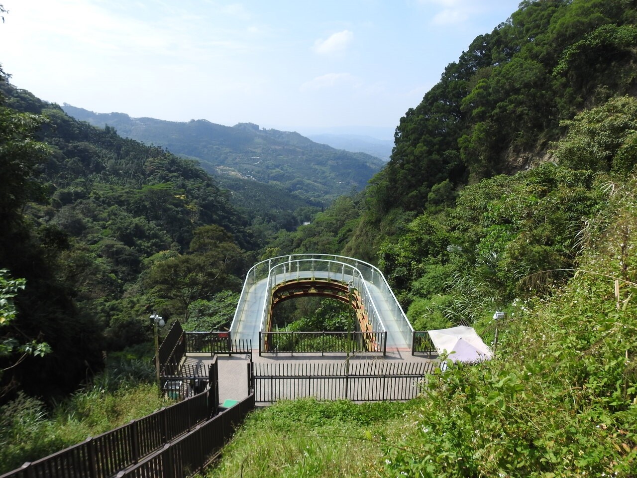 南投縣中寮鄉龍鳳瀑布空中步道近期公告，從本月底（31日）起停止對外營運。記者賴香珊／攝影