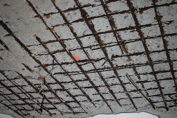 中山路二段社區住戶屋內天花板現況。圖/新北市政府提供