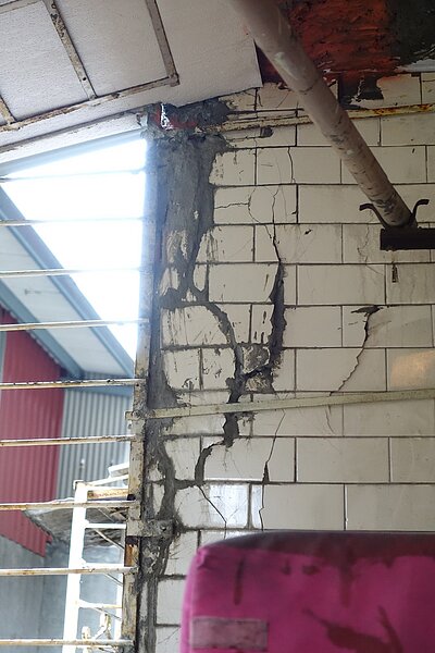 板橋中山路二段建築物老舊,又是海砂屋,透過市府協助降地門檻、加速都更。圖/新北市政府提供