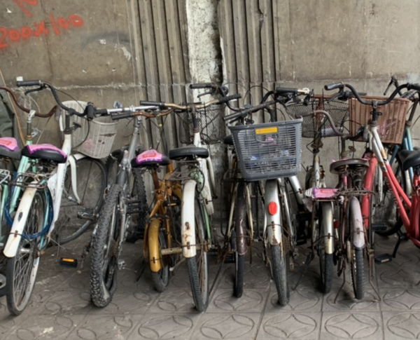 查報後限期未自行移除的自行車，拖吊至各區清潔隊分隊保管。圖／台北市環保局提供