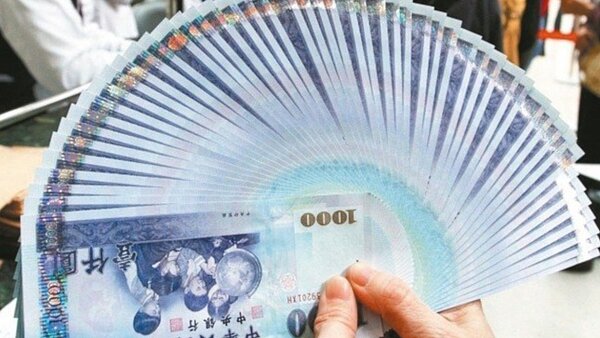 面對貿易戰衝突，35%台灣的富裕投資人選擇出售持股，46%選擇增加現金配置。聯合報系資料照