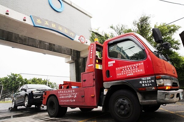 今年1月至9月台北市共舉發拖吊8萬3654輛汽機車。圖/聯合報系資料照片