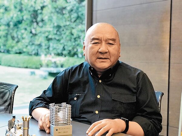 金管會近期將就南山人壽申請由潤泰集團總裁尹衍樑兒子尹崇堯出任代理董事長案,對此尹衍樑表示,有準備,也有信心,爭取面試通過。(王莫昀攝)