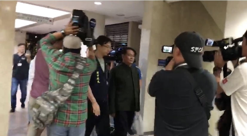 檢方複訊後向法院聲押禁見北聯幫主王際平。 記者賴佩璇／攝影。