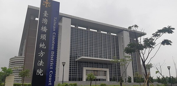 高雄市林姓男子去年動念覺得房子有問題,縱火燒燬祖孫三代同住的屋子,橋頭地院依放火燒燬現住建築物罪,判他有期徒刑7年1月,可上訴。記者賴郁薇/攝影