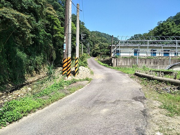 新竹縣政府將斥資1.7億,改善路平問題。圖/新竹縣工務處養護提供