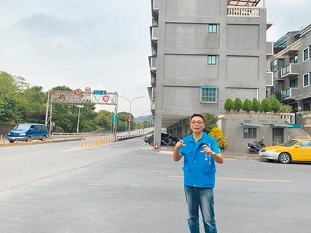 樹林中山里長簡炎輝介紹,「山佳4號道路」開闢後,自鶯歌八德街北端一路打通至樹林中山路三段,屆時來自鶯歌的車潮下橋後,可直接左轉進入樹林中山路三段。圖/許哲瑗攝影
