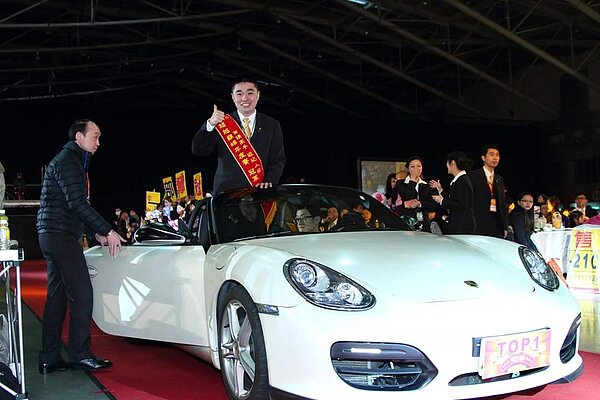 黃威勵善用「彈性工作8小時」福利,重拾運動習慣,成功減重15公斤,同時兼顧家庭與生活。圖/黃威勵提供