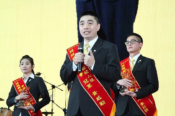 黃威勵善用「彈性工作8小時」福利,重拾運動習慣,成功減重15公斤,同時兼顧家庭與生活。圖/黃威勵提供