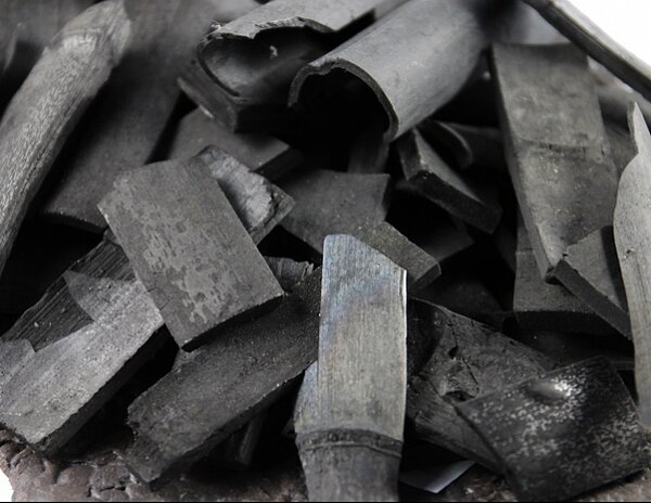 竹炭具有吸濕效果。圖/截自青竹文化園區官網