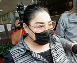 陳盈潔涉教唆胞姊犯罪　選舉期間接秀要求明年再開庭