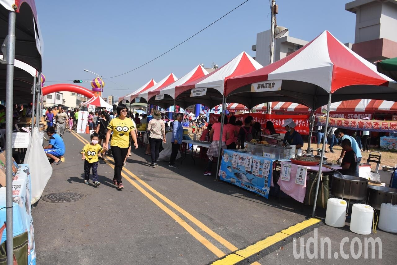 嘉義縣義竹鄉公所,10日上午在義竹農會旁,舉辦「義築優鱻」農漁產業文化推廣活動。記者陳玫伶/攝影