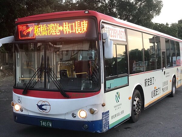 新北市跳蛙公車「板橋溪崑-林口長庚」線明天上路,平日上午7點30分自指南客運樹林站發車共4班次。圖/新北市交通局提供