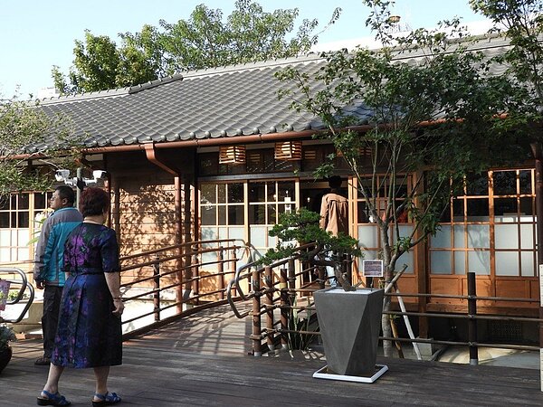 「壢景町」建於1941年,在日治時期時作為中壢郡役所官舍使用,曾見證台灣首次民主街頭運動「中壢事件」,於2013年登錄為桃園市歷史建築。 圖/聯合報系資料照片