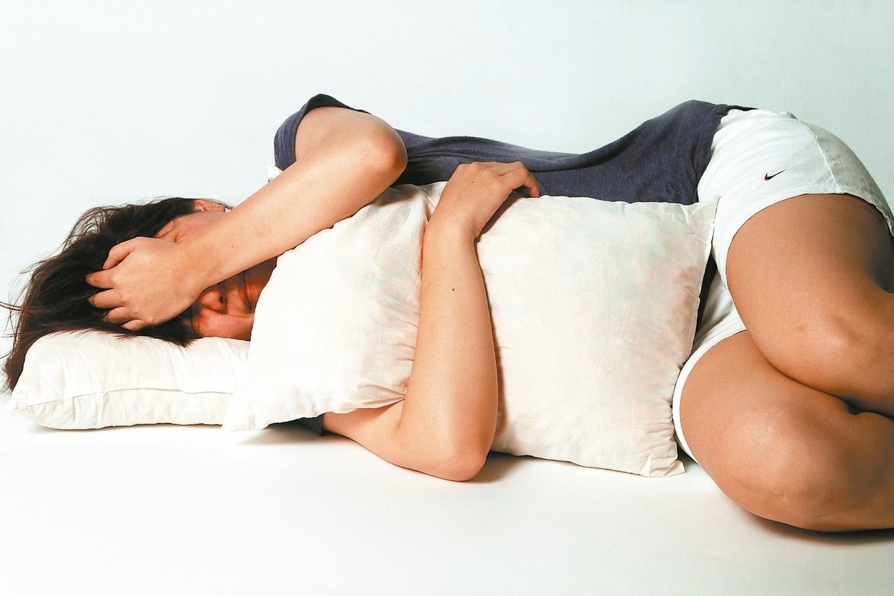 研究顯示,平日與假日睡眠時間每落差一小時,心血管疾病罹病風險就提高一成一。 圖/聯合報系資料照片