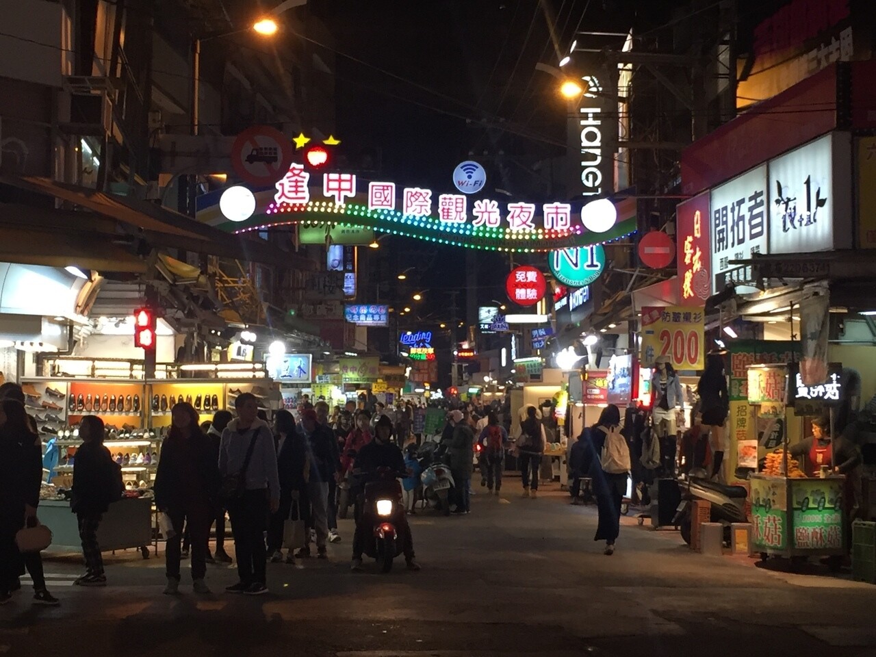 有網友稱台中市區除了逢甲夜市外，沒有其他必逛景點，很難靠觀光帶動周圍店家。圖／聯合報系資料照